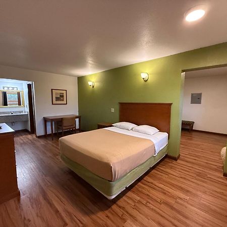 Relax Inn & Suites マトゥーン  エクステリア 写真