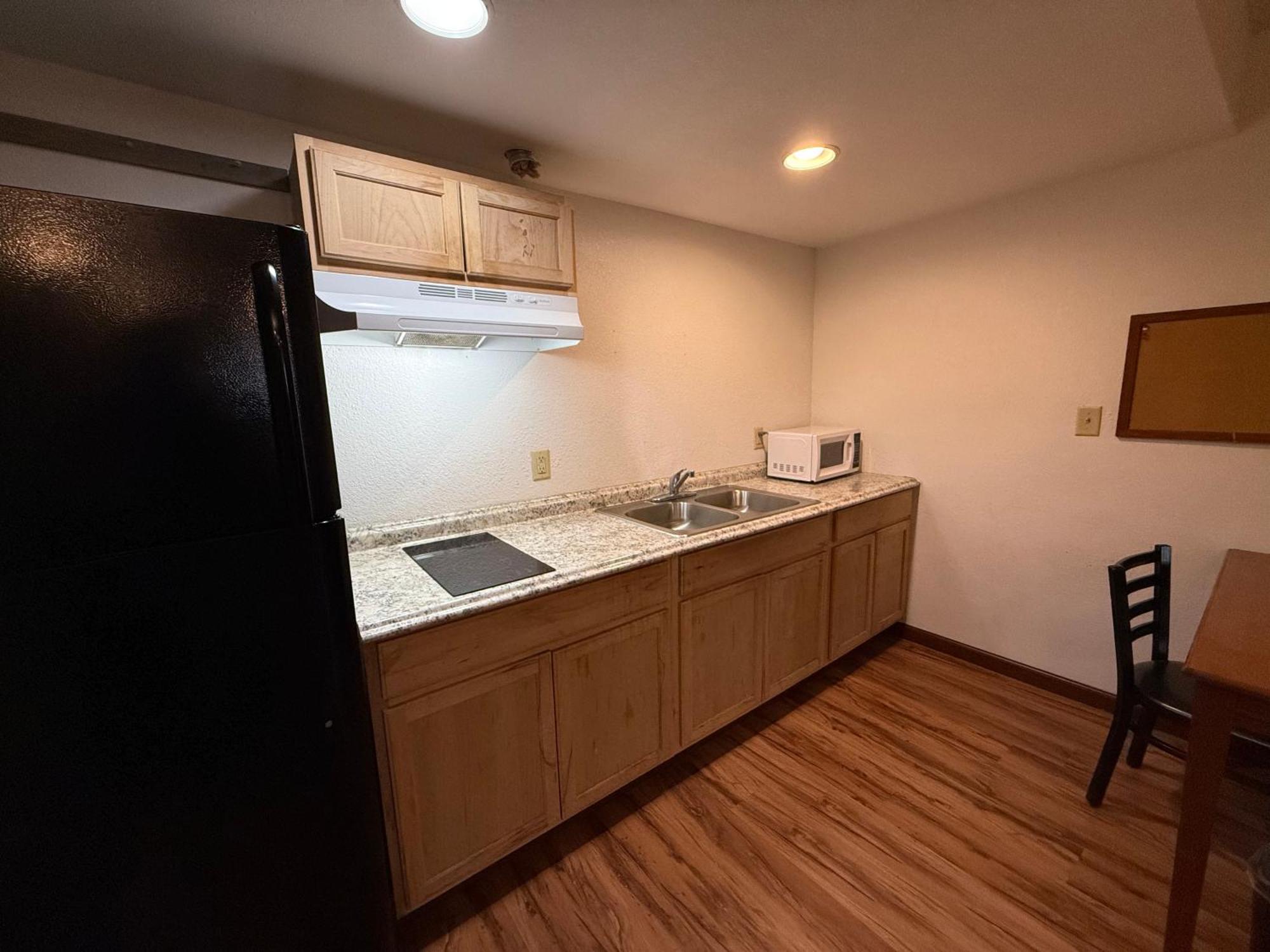 Relax Inn & Suites マトゥーン  エクステリア 写真
