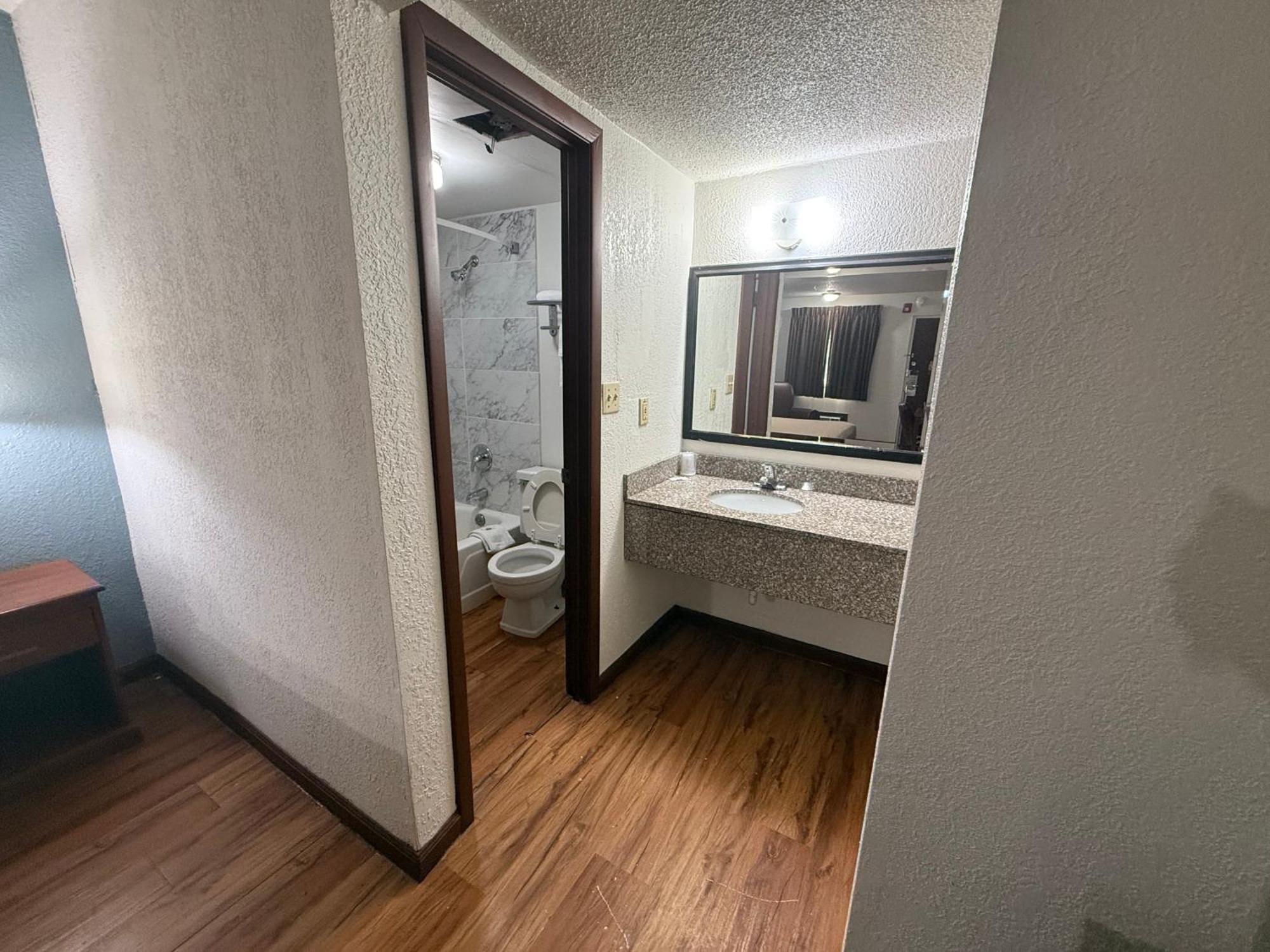 Relax Inn & Suites マトゥーン  エクステリア 写真